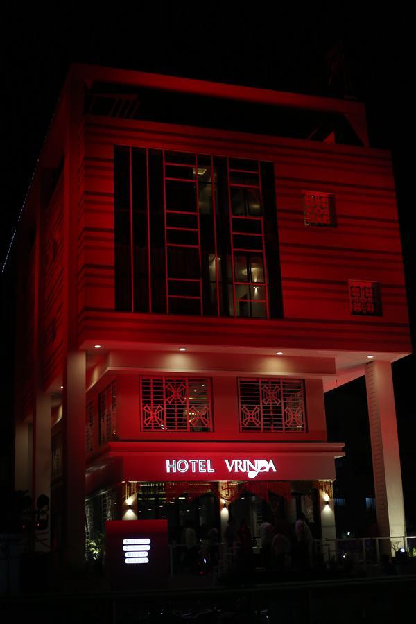 Hotel Vrinda Lātūr Extérieur photo